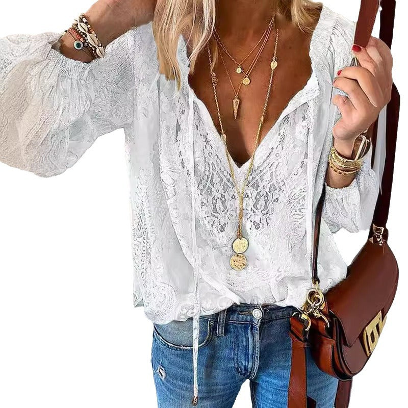 Dame elegant bluse med fin spiss og dyp V-hals Skjora