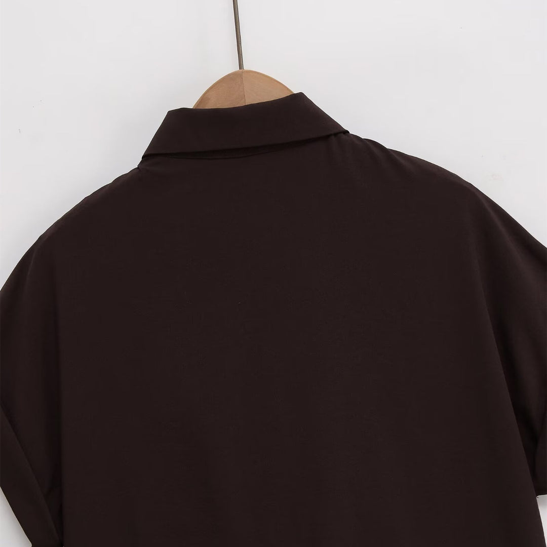 Dame kortermet bluse med knutedetalj og elegant snitt Skjora