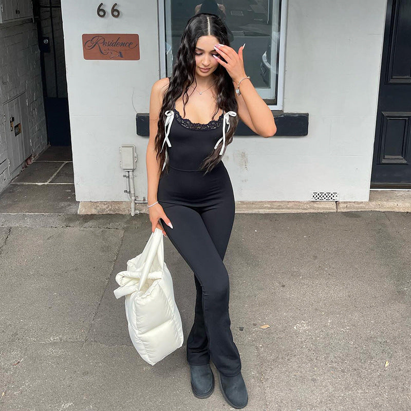 Dame Jumpsuit med blonder og justerbare stropper Skjora