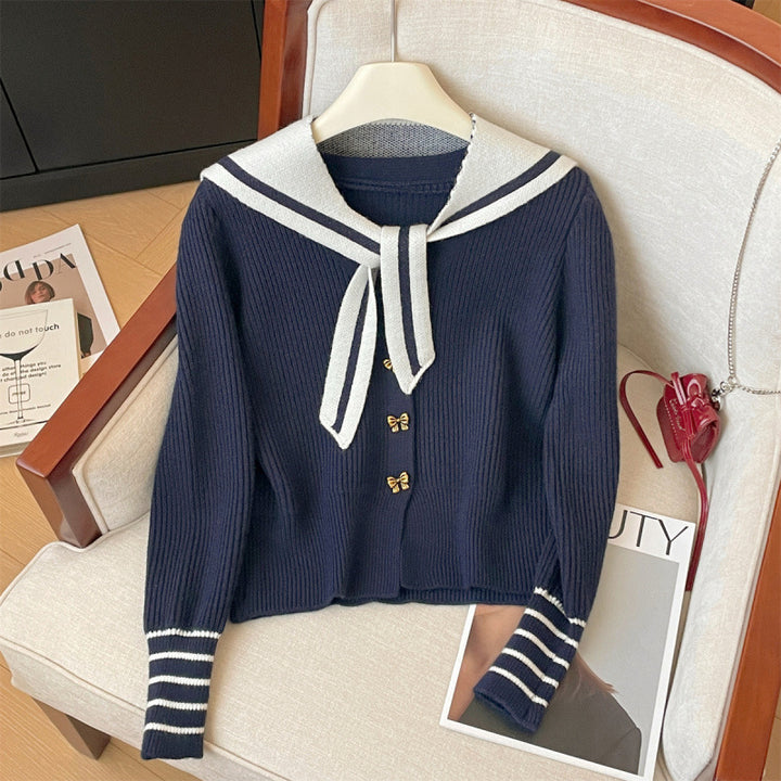 Kvinne cardigan med nautisk krage og dekorative knapper Skjora