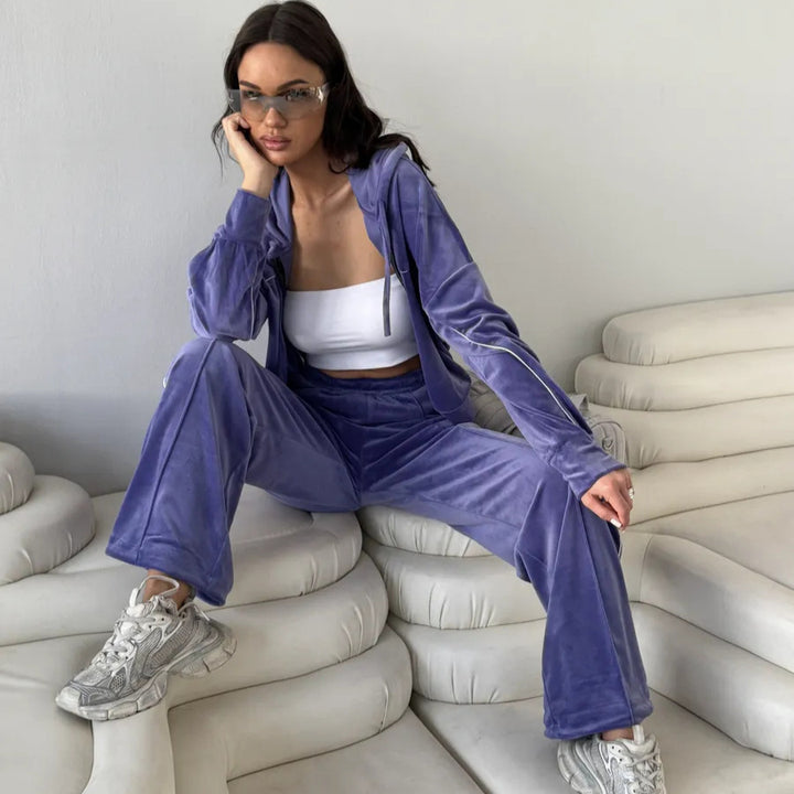 Kvinnelig sporty velour treningsdress med moderne hette og elastisk midjebånd Skjora