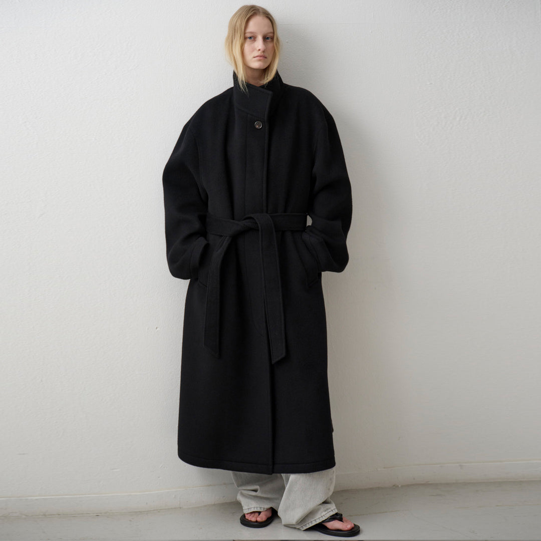 Women's elegant and oversized wool coat Skjora