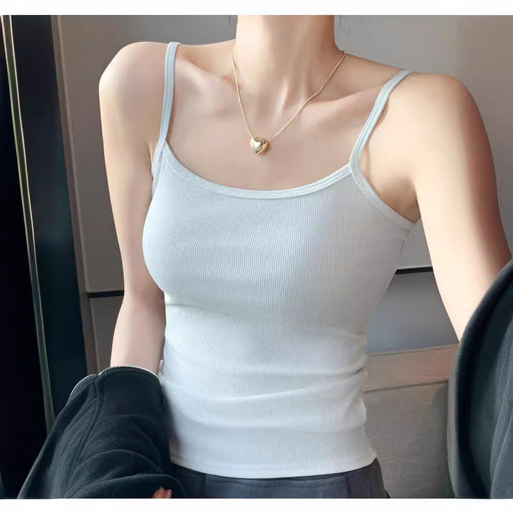 Dame avslappet cropped T-skjorte laget av fin ribbestrikk Skjora