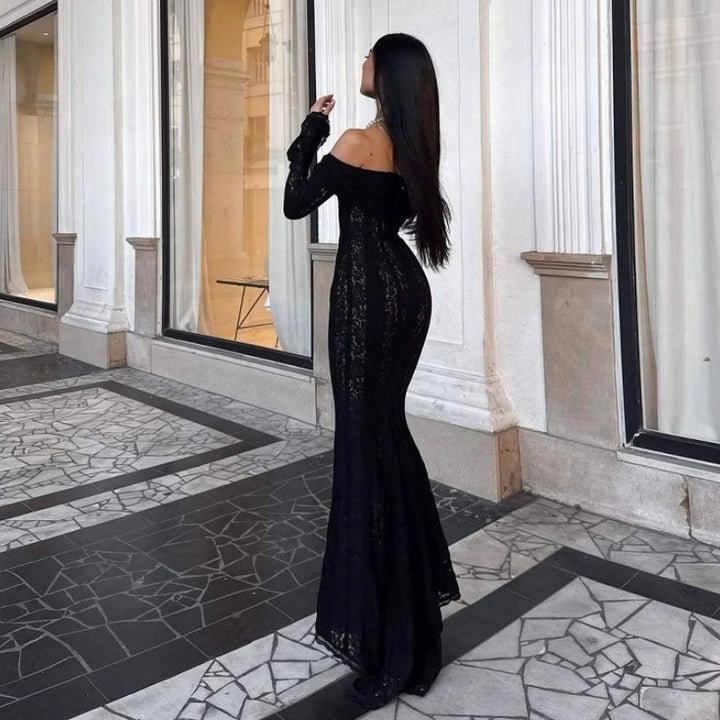Dame Elegant spisskjole i figurnær passform med off-shoulder design Skjora