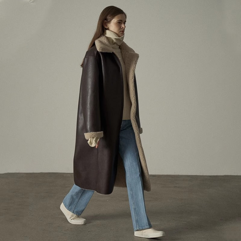 Dame elegant skinnjakke med teddyfor Skjora