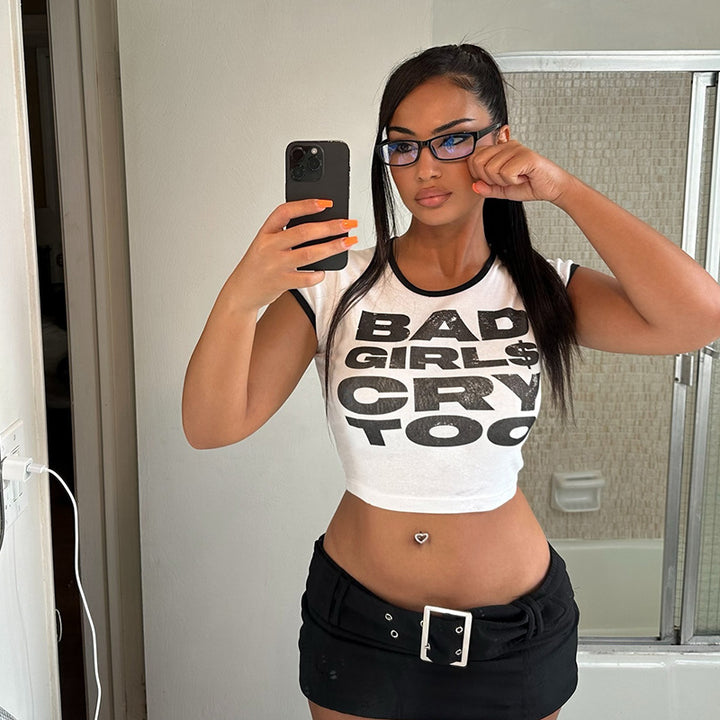 Dame-Crop-Top med iøynefallende grafisk trykk Skjora