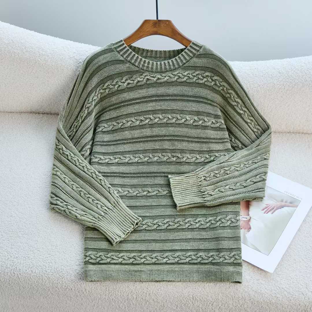 Dames chunky strikkegenser med moderen kabelmønster og ledig passform Skjora