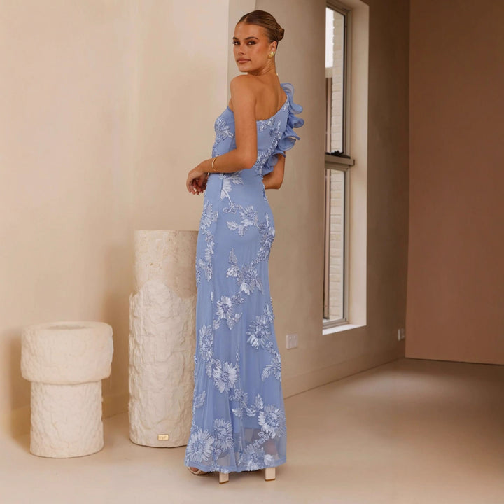Kvinne Elegant og figursydd Maxi kjole med asymmetrisk stropp og blomsterapplikasjoner