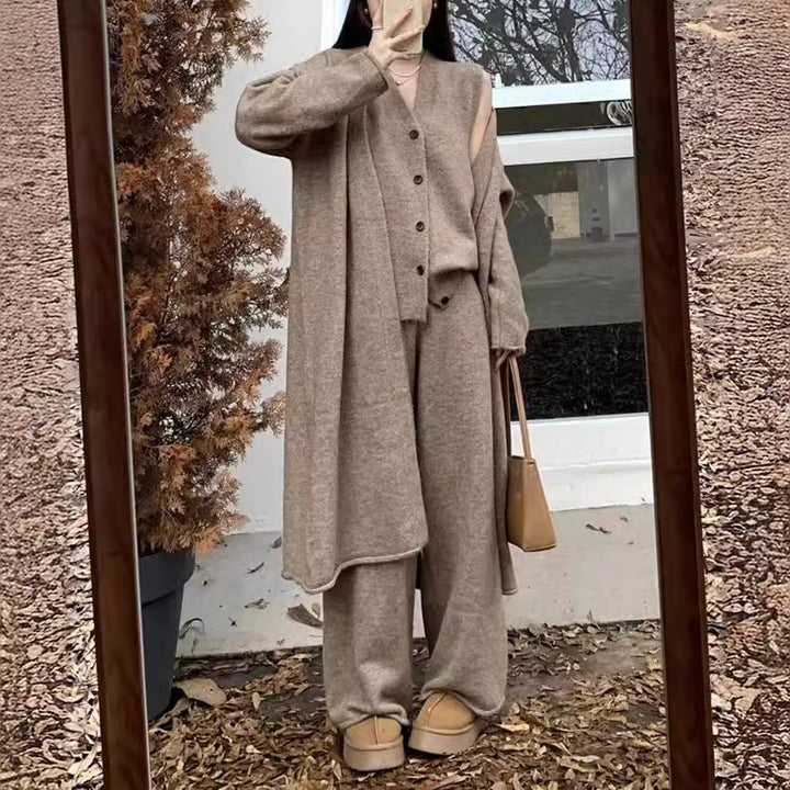 Damer elegant strikket ensemble med lang cardigan og vide bukser Skjora