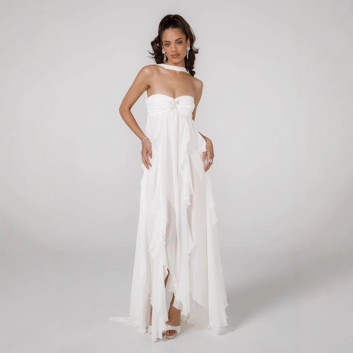 Damen Elegantes Maxi-Kleid mit asymmetrischem Saum und zarten Rüschendetails Skjora