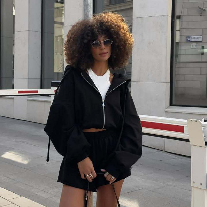 Dame casual sett med cropped topp og shorts Skjora