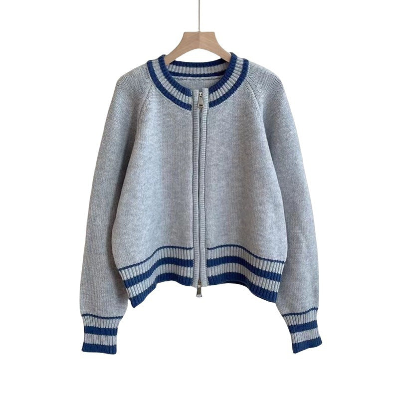 Kvinnesporty strikket cardigan med glidelås og stripete mansjett Skjora