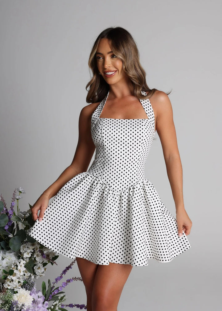 Dame Polka Dot Sommerkjole med innsnøring og volumøs skjørt Skjora
