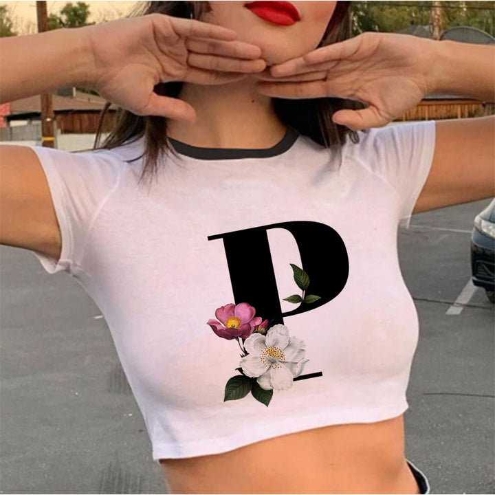 Dame cropped T-skjorte med blomstrede initialdesign Skjora