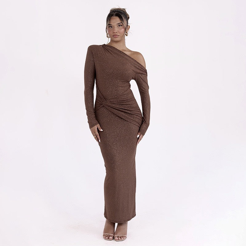 Damer Elegant Innviknings-Maxi-Kjole med asymmetrisk snitt og lange ermer Skjora