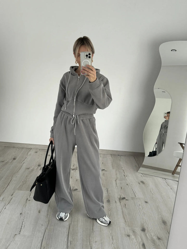Women's Cozy Fleece Set with Hoodie and Elastic Waistband Skjora