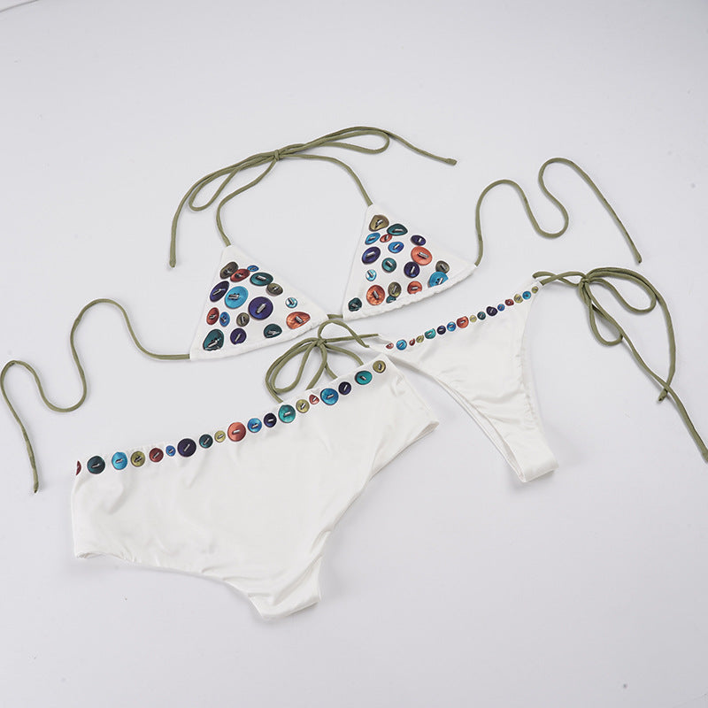 Dame triangel-bikini-sett med fargerike dekorasjoner og justerbare stropper Skjora