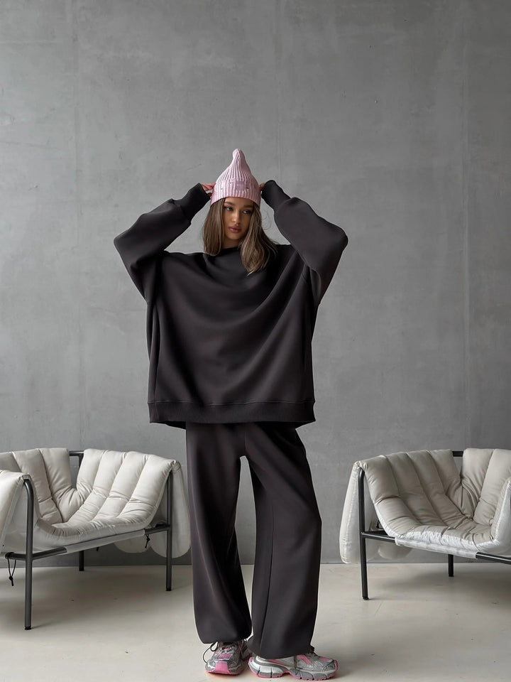 Dames oversized sweatshirt en wijde joggingbroek combinatie Skjora
