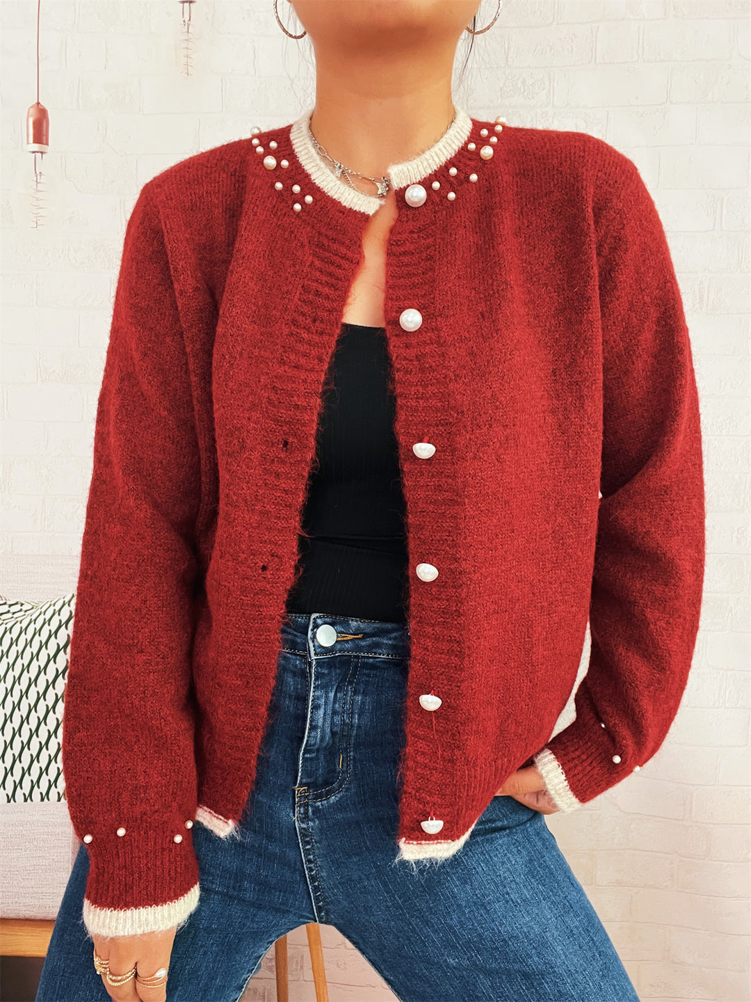 Dame elegant cardigan med dekorative knappe detaljer og perle utsmykkinger Skjora