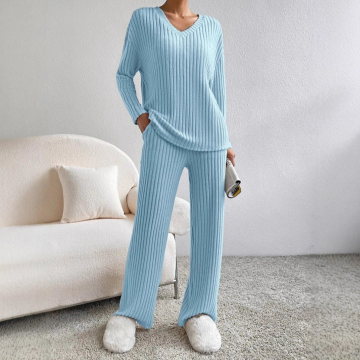 Kvinnens koselige strikkede jumpsuit i moderne ribbedesign Skjora