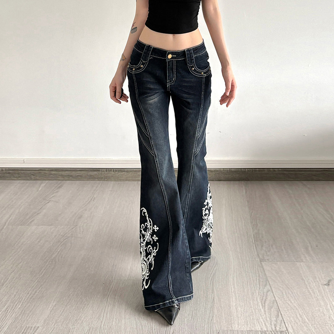 Damejeans med utsvingte ben og elegant broderi Skjora