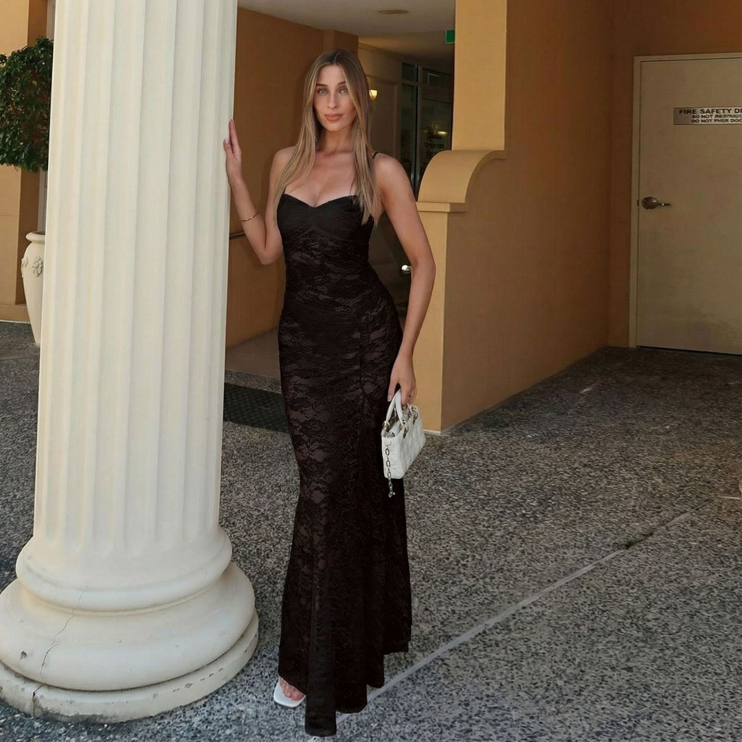 Sexy women's maxi dress with adjustable straps and sweetheart neckline Skjora