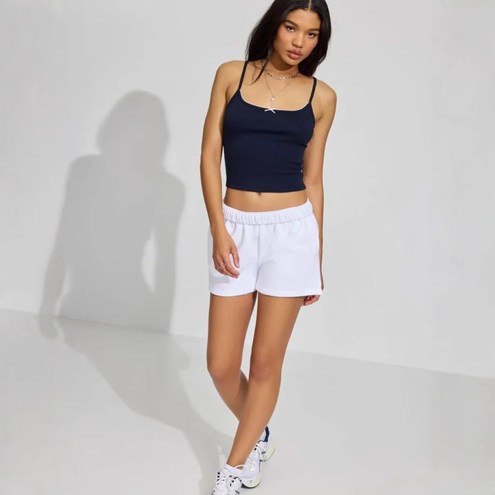 Dame ermeløs camisole med stilig spissdetalj Skjora