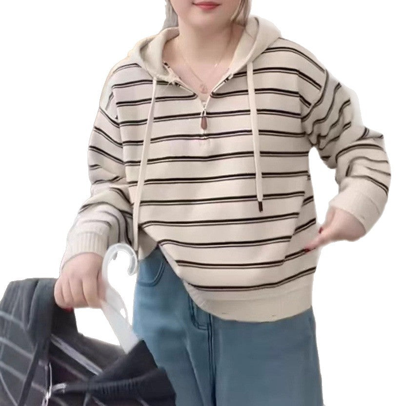 Kvinnens fashionable hettegenser med teksturert stripemønster Skjora