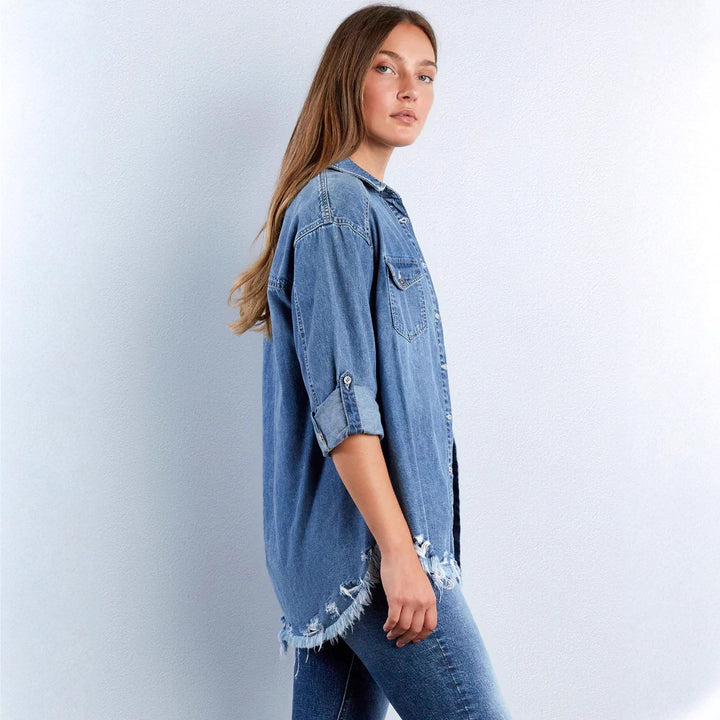 Dame Denim-bluse med hjerte-applikasjon og frynsete kant Skjora