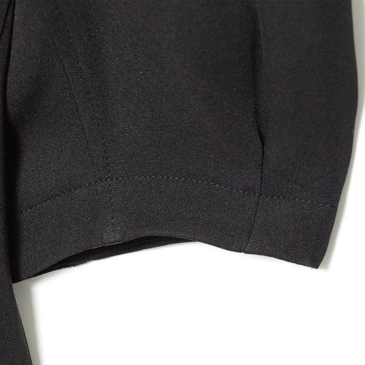 Damer elegant kjole med skulderputer og tidløst design Skjora