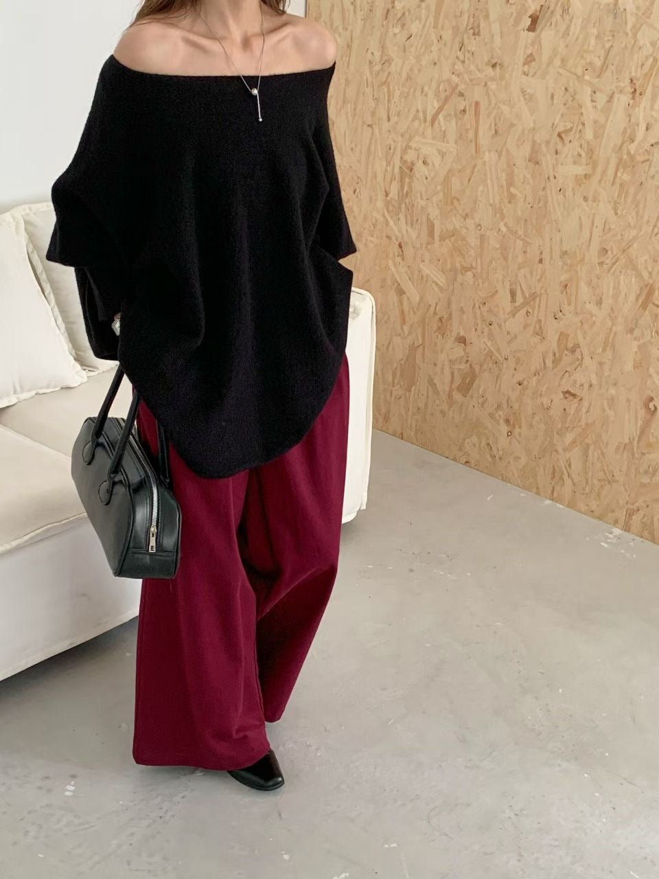 Dame oversized strikkegenser med en avslappet fasong og dramatiske ermer Skjora