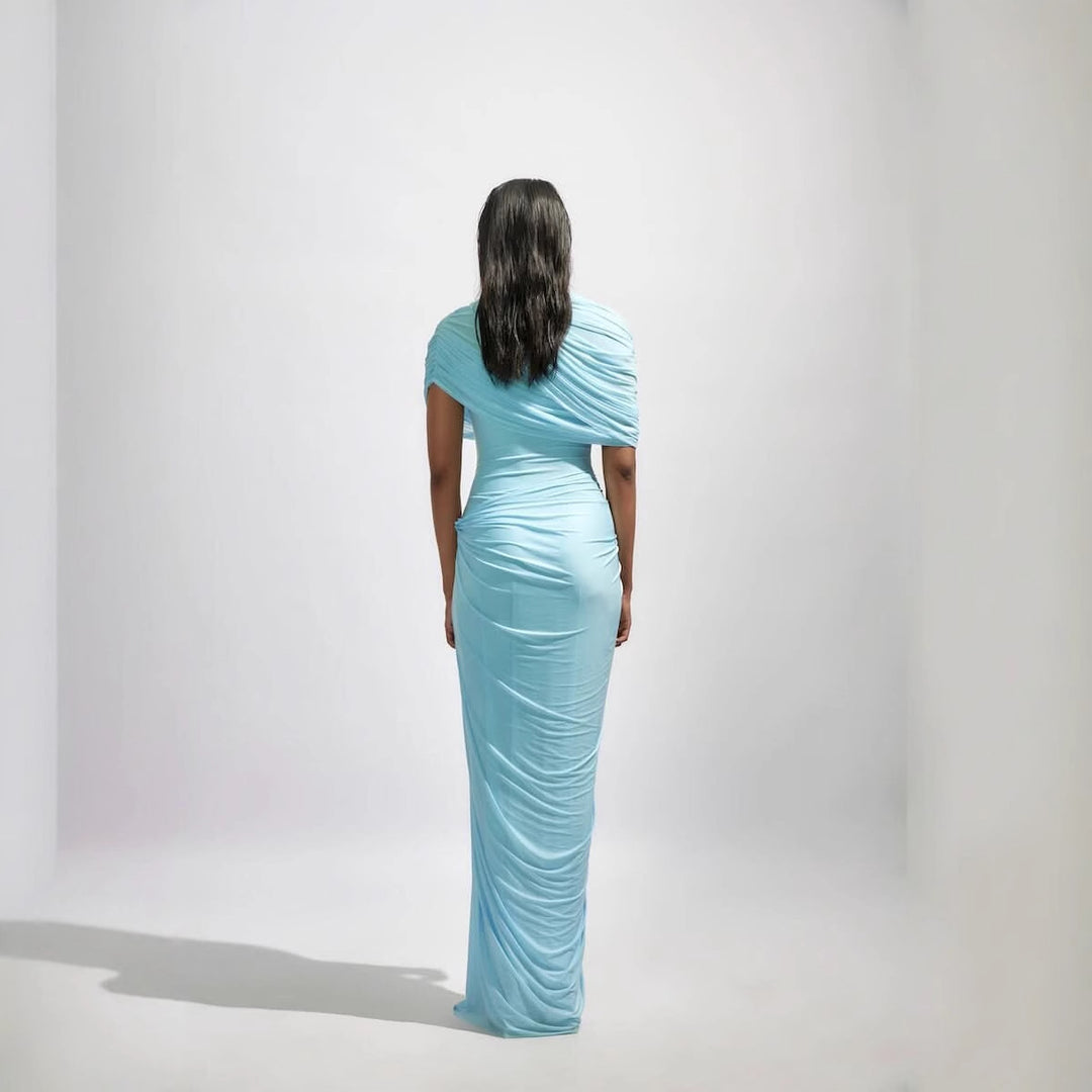 Dame Maxikjole med elegant drapering og asymmetrisk cut-out Skjora