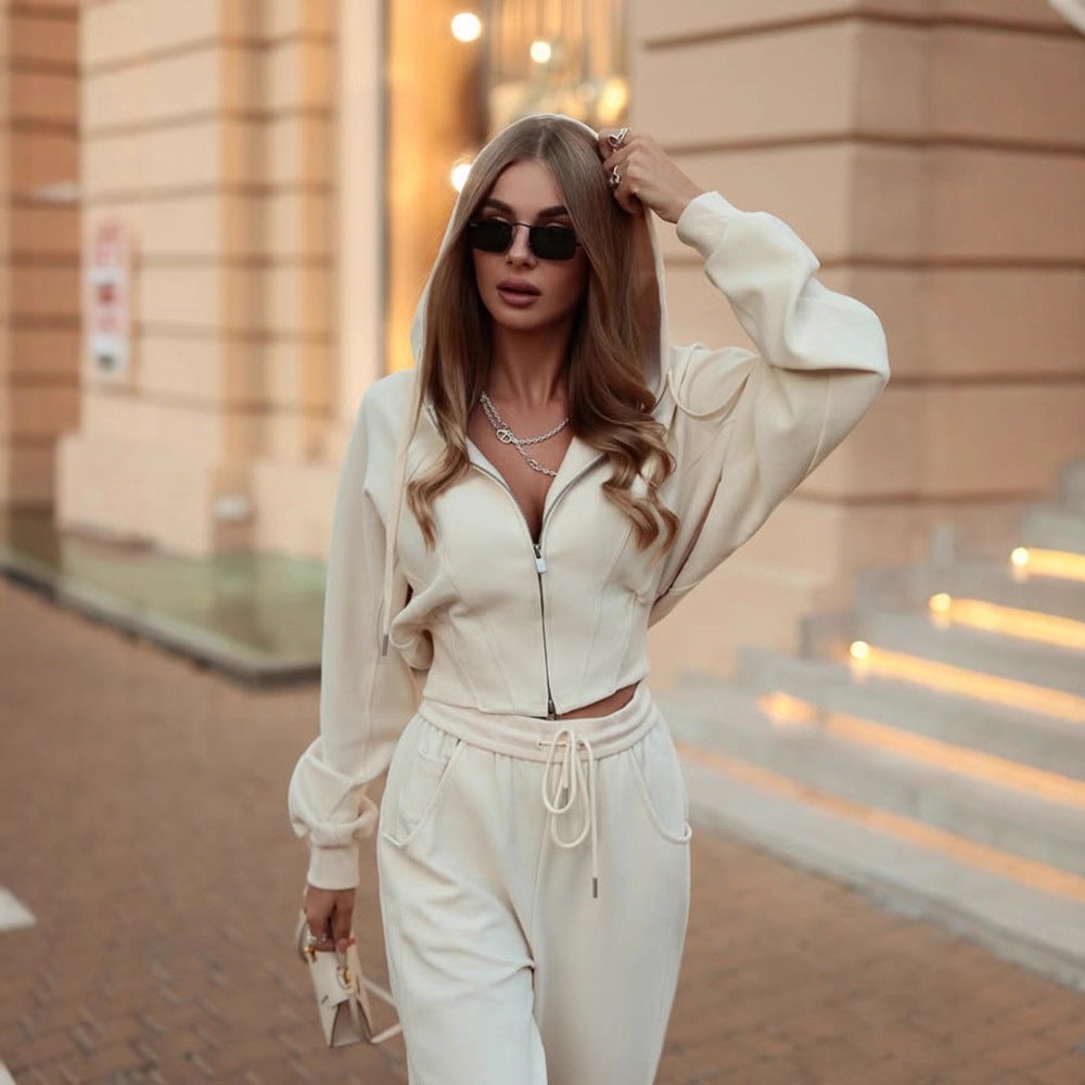 Kvinnes stilige hettegenser loungewear sett med avslappet passform Skjora