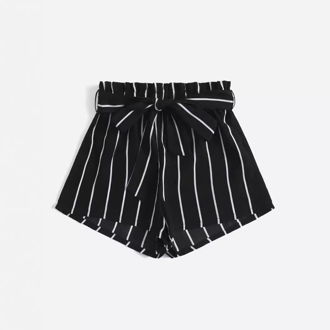 Damer stripete fritidsshorts med elastisk midje og bindebelte Skjora
