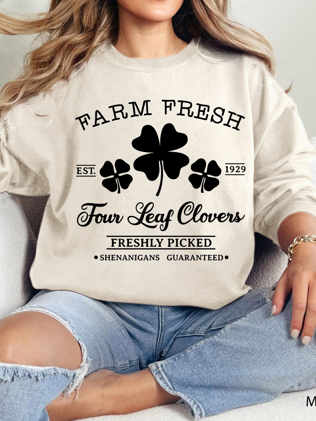 Dames fritidssweatshirt med vintage-inspirert kløvermotiv og komfortabel passform Skjora