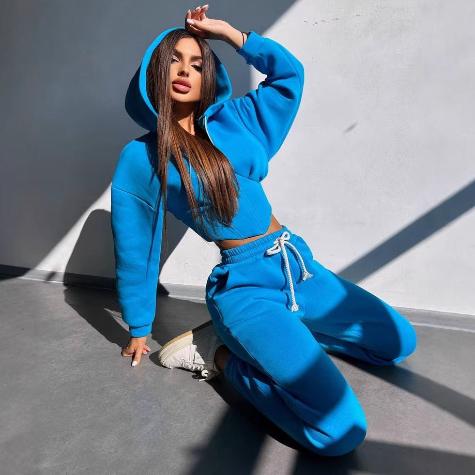 Kvinnegens cropped sweatshirt dress med høy krage og justerbar midje Skjora