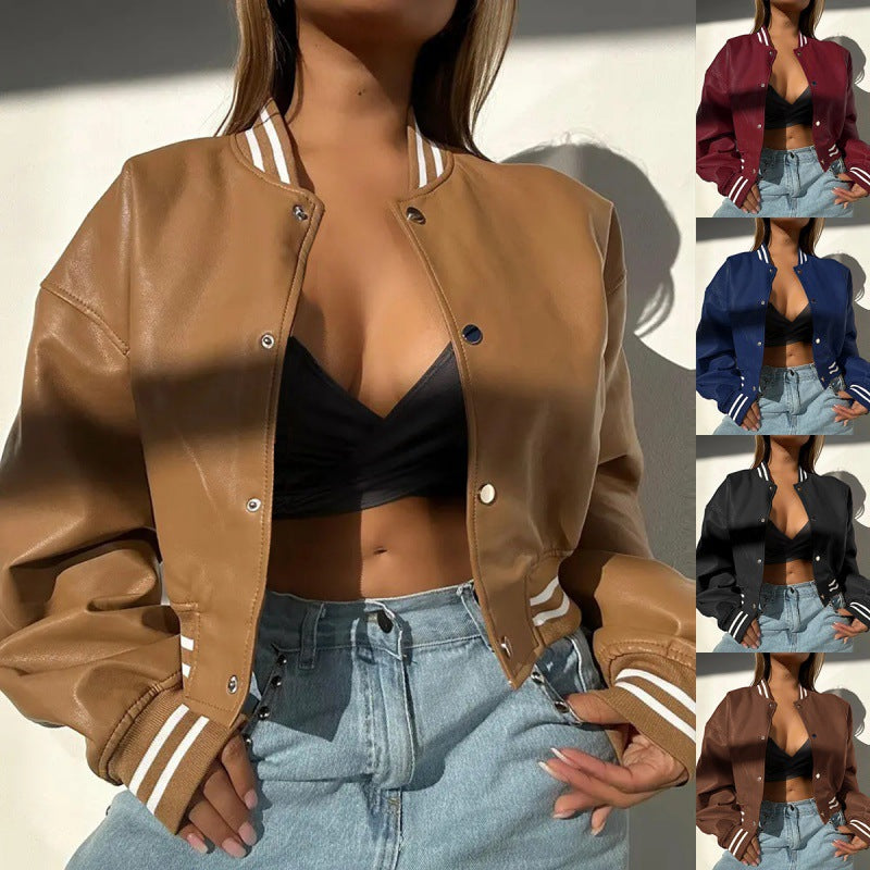 Kvinnelig sporty faux skinnjakke i klassisk varsity stil med striper Skjora