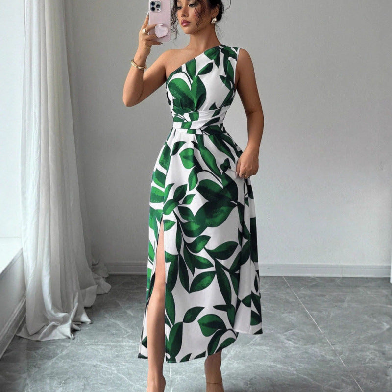 Dame maxikjole med asymmetrisk snitt og blomsterdesign Skjora