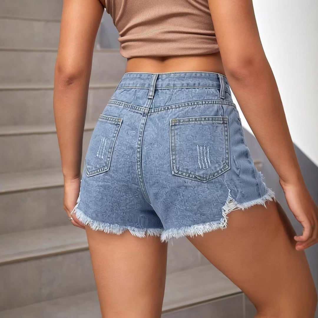 Damer moteriktige Destroyed Denim-Shorts med frynset kant Skjora