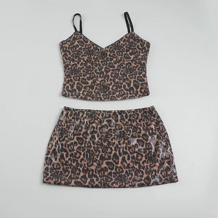 Dame Crop-Top og Mini skjørt sett med leopardmønster og glitrende detaljer Skjora
