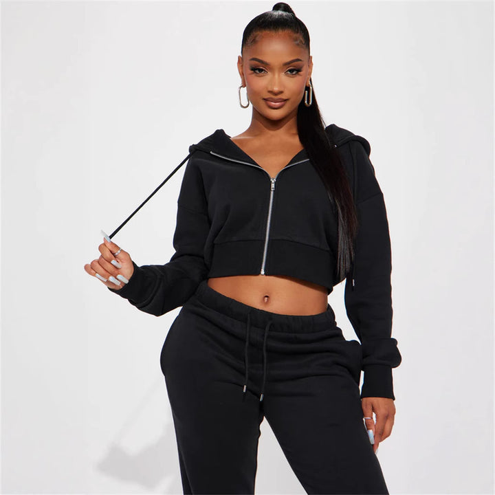 Kvinners avslappede sweatsuit med crop hoodie og vide bukser Skjora