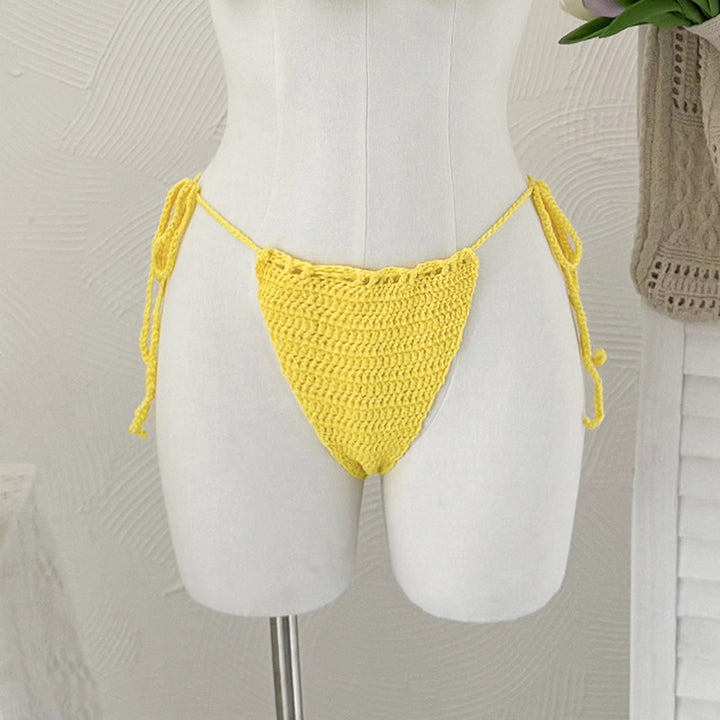 Damen Häkel-Bikini-Oberteil mit floralen Akzenten und verstellbaren Trägern Skjora