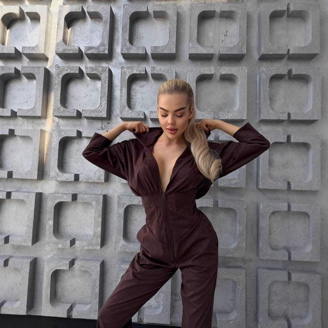 Dame jumpsuit med dyp utringning og hette Skjora