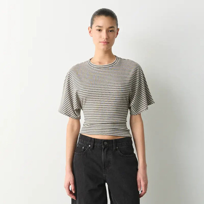 Damer moderne kortermet topp med avslappet stripemønster og elegant snitt Skjora