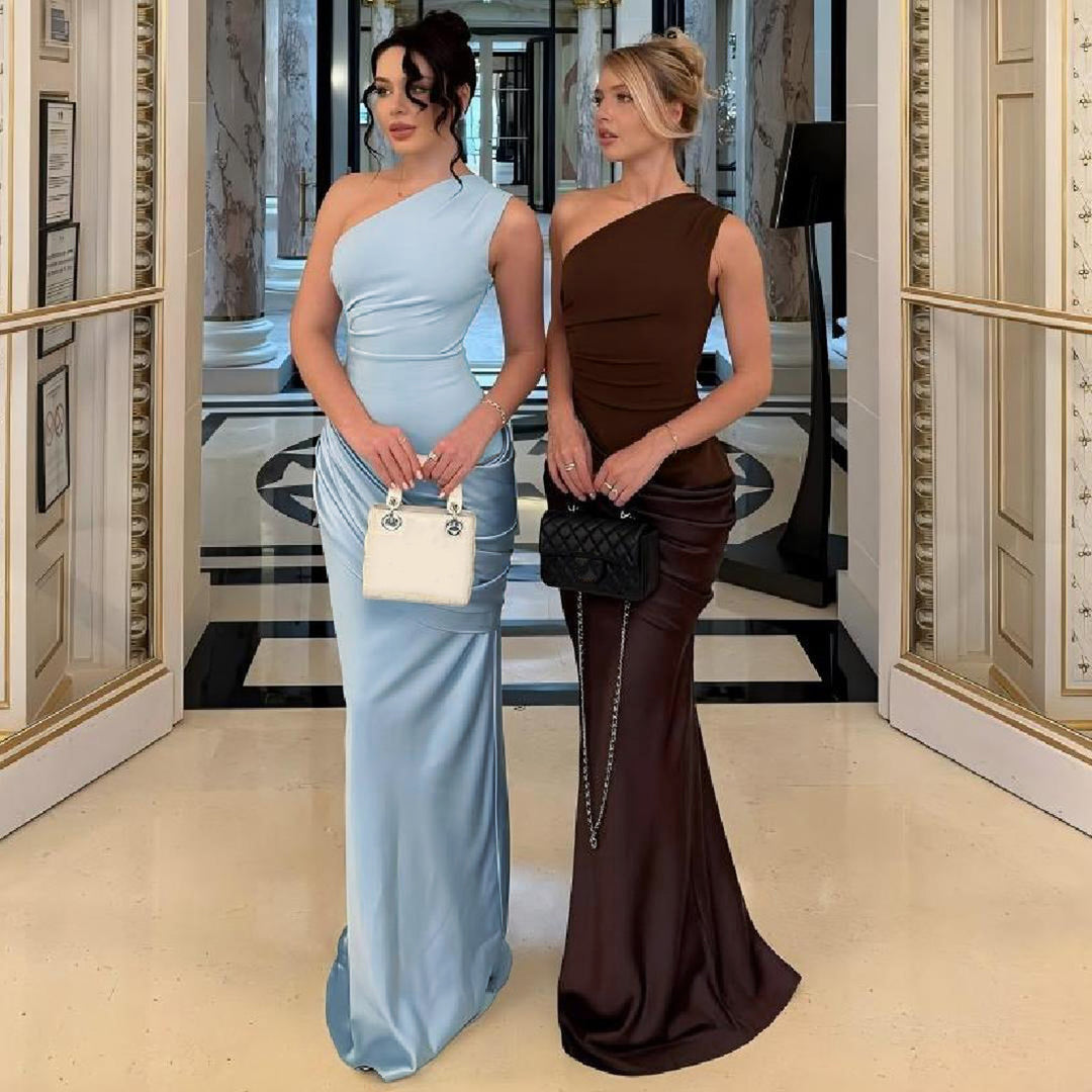 Dame Elegant Maxikjole med asymmetrisk snitt og raffinerte draperinger Skjora