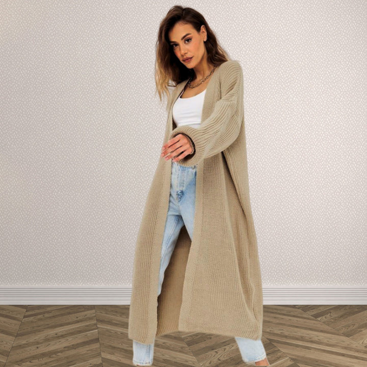 Kvinnens chunky strikk cardigan med åpen frontdesign og dype lommer Skjora