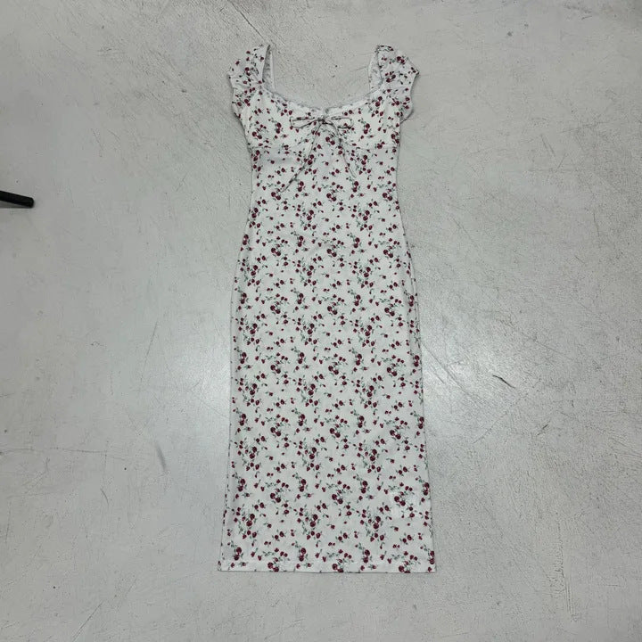 Dame romantisk blomsterkjole med rynker og spaghetti-stropper Skjora