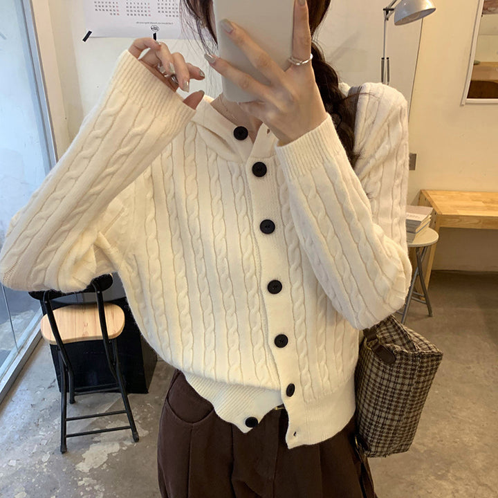 Kvinnenes strikkede cardigan med hette og kabeldesign Skjora