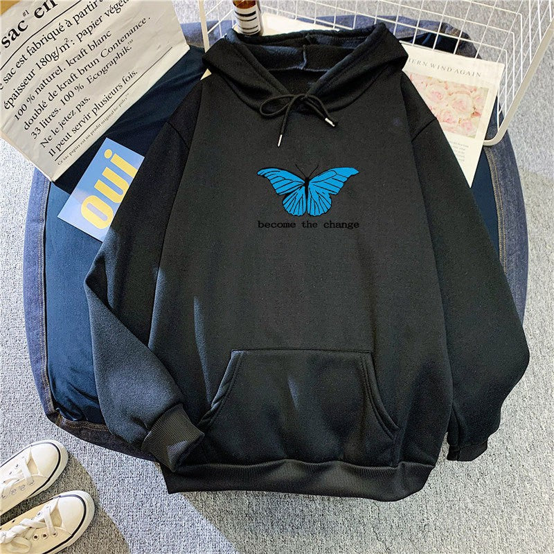 Dame hoodie med kort snitt og unikt sommerfuglmotiv Skjora