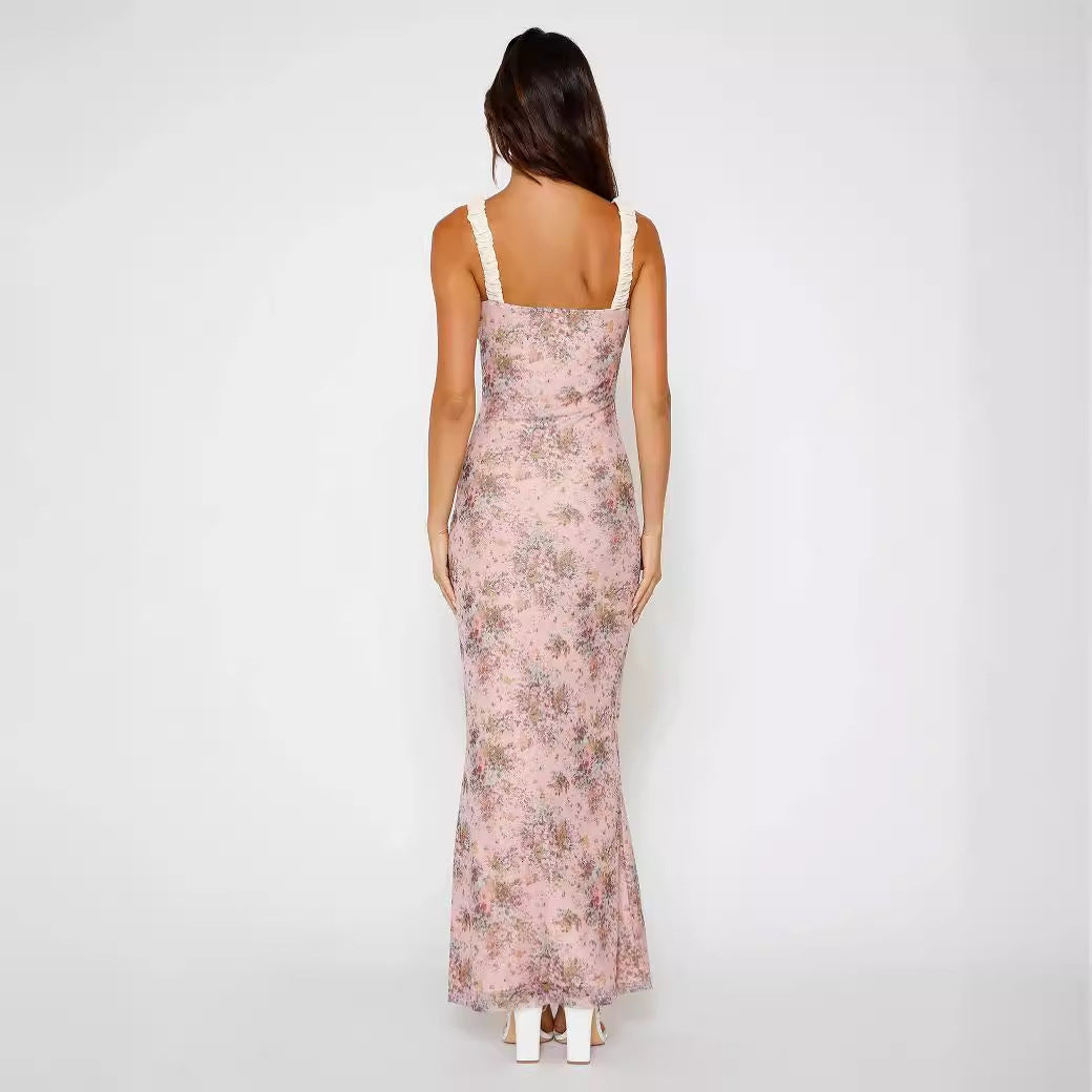 Dame Floral Maxi Kjole med Rynkedetaljer og Tettsittende Silhuett